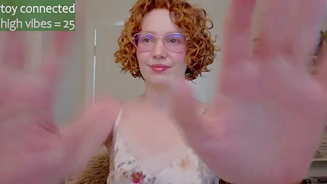 Snapshot of _lightmyfire chatting on 09.12.25 lightmyfire online show from 09.12.25