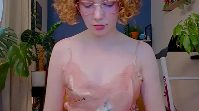 Snapshot of _lightmyfire chatting on 11.04.25 lightmyfire online show from 11.04.25