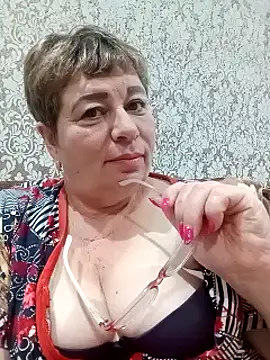 Snapshot of Lee_Nell chatting on 12.16.24 Lee Nell online show from 12.16.24