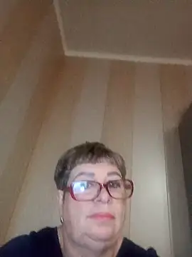 Snapshot of Lee_Nell chatting on 12.18.24 Lee Nell online show from 12.18.24