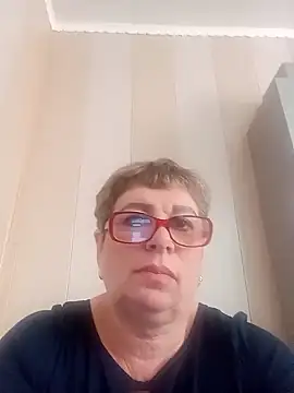 Snapshot of Lee_Nell chatting on 12.18.24 Lee Nell online show from 12.18.24