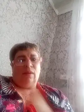 Snapshot of Lee_Nell chatting on 12.19.24 Lee Nell online show from 12.19.24