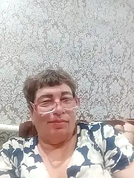 Snapshot of Lee_Nell chatting on 12.21.24 Lee Nell online show from 12.21.24