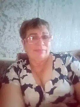 Snapshot of Lee_Nell chatting on 12.23.24 Lee Nell online show from 12.23.24