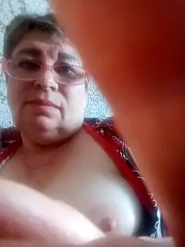 Snapshot of Lee_Nell chatting on 02.06.25 Lee Nell online show from 02.06.25