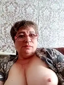 Snapshot of Lee_Nell chatting on 03.10.25 Lee Nell online show from 03.10.25