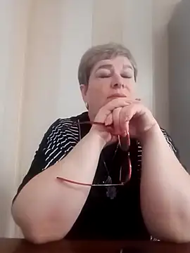 Snapshot of Lee_Nell chatting on 03.17.25 Lee Nell online show from 03.17.25