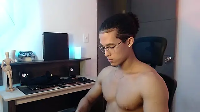 Snapshot of alejo_x3 chatting on 12.05.24 alejo x3 online show from 12.05.24