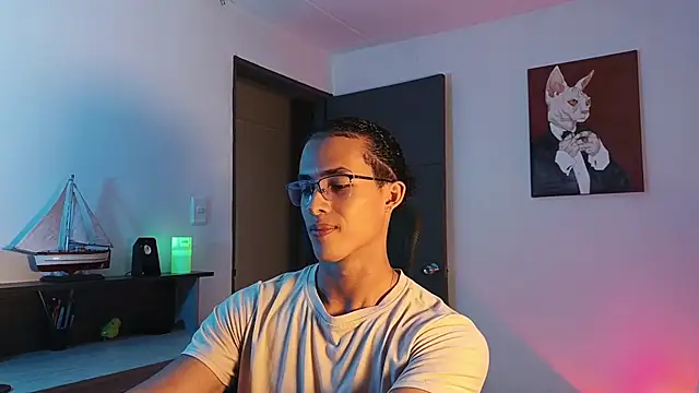 Snapshot of alejo_x3 chatting on 11.30.25 alejo x3 online show from 11.30.25