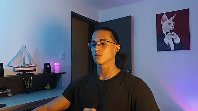 Snapshot of alejo_x3 chatting on 12.04.25 alejo x3 online show from 12.04.25