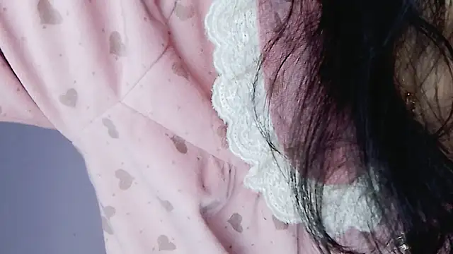 Snapshot of Baenee chatting on 12.31.24 Baenee online show from 12.31.24