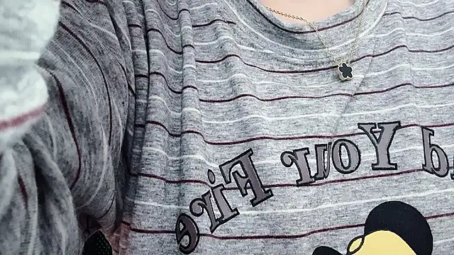 Snapshot of Baenee chatting on 11.30.25 Baenee online show from 11.30.25