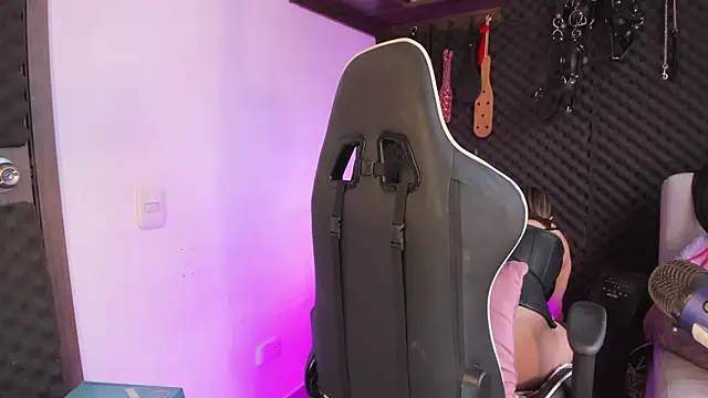 Sara Mills06 online show from 12.22.24