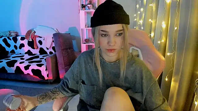 Ledy WWWII online show from 12.19.24