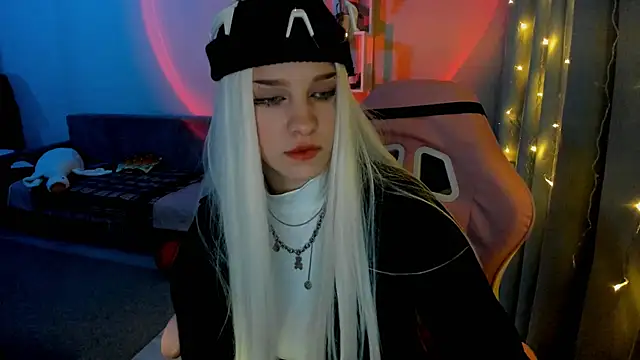 Ledy WWWII online show from 12.26.24