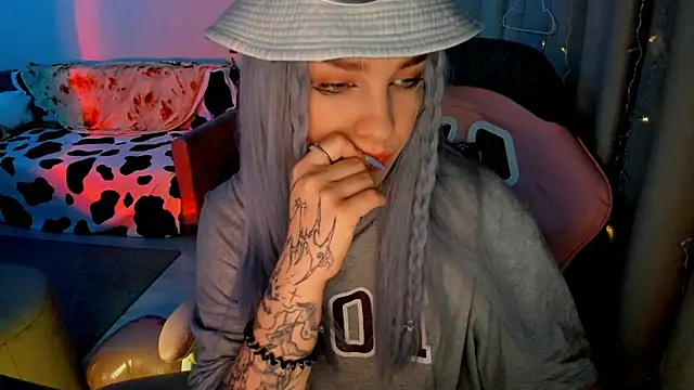 Ledy WWWII online show from 01.10.25