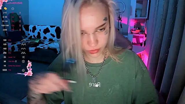 Ledy WWWII online show from 03.22.25