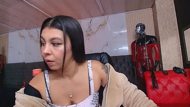Snapshot of Juliet_Nasty chatting on 06.18.26 Juliet Nasty online show from 06.18.26