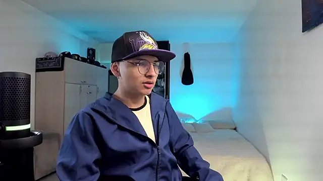 a lejandro 0 8 online show from 12.15.24