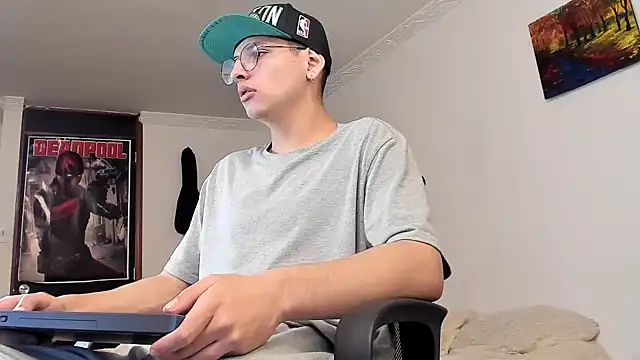 a lejandro 0 8 online show from 12.26.24