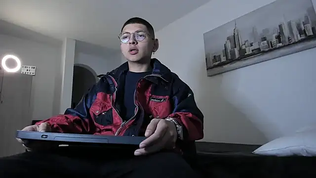 a lejandro 0 8 online show from 03.13.25