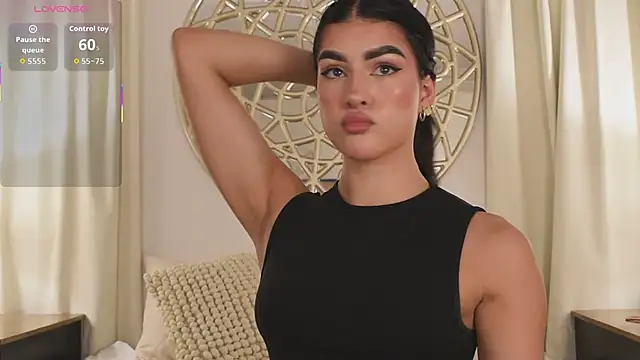 Snapshot of Antonellaparis_ chatting on 10.17.25 Antonellaparis online show from 10.17.25