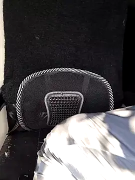 Snapshot of Leeeezzzz_roy chatting on 09.28.25 Leeeezzzz roy online show from 09.28.25