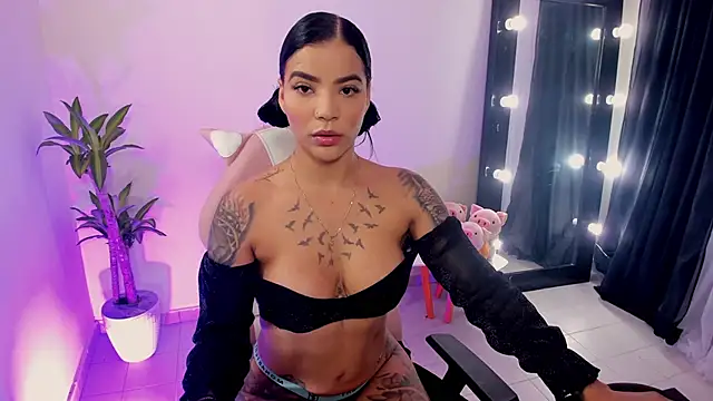 EmmaRusellx online show from 01.25.25