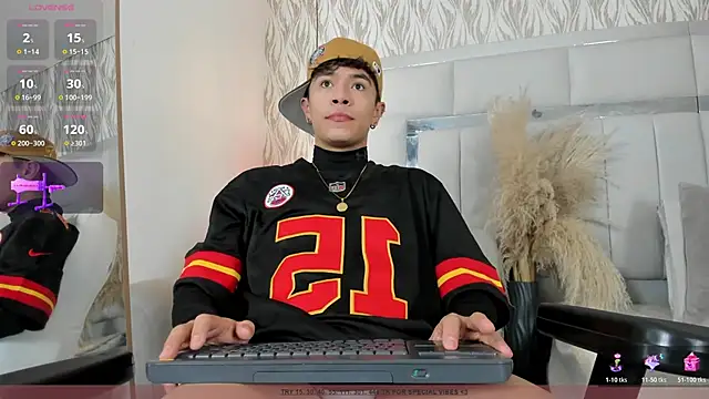 Snapshot of 1m_Joel chatting on 12.15.25 1m Joel online show from 12.15.25