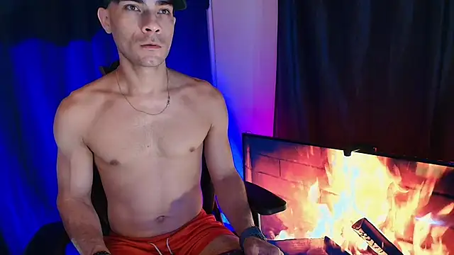 sexyboycolombi4 online show from 04.13.26
