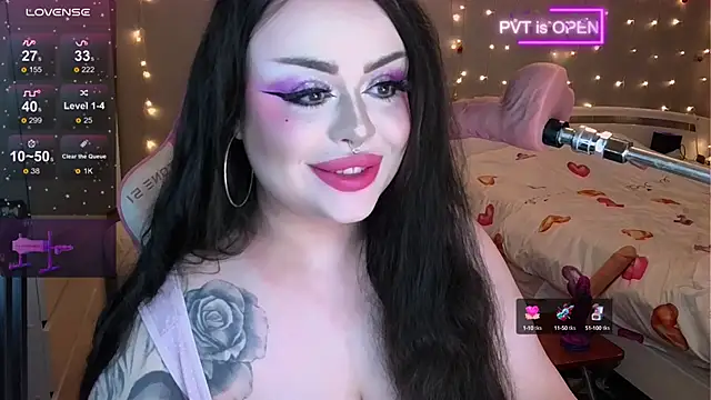 Snapshot of og_maddison chatting on 12.28.24 og maddison online show from 12.28.24