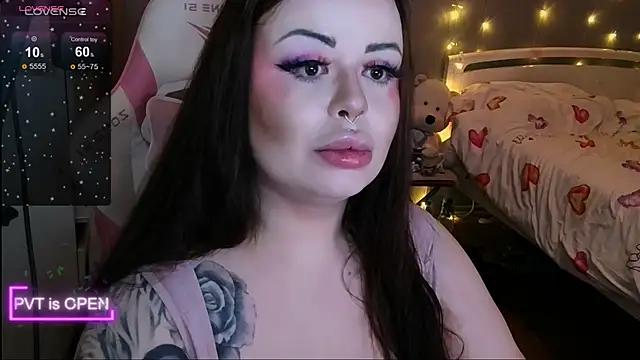 Snapshot of og_maddison chatting on 12.03.25 og maddison online show from 12.03.25