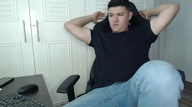 Plug Control online show from 01.14.25