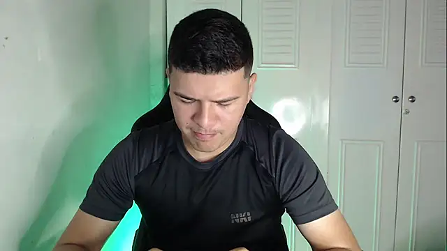 Plug Control online show from 09.23.25