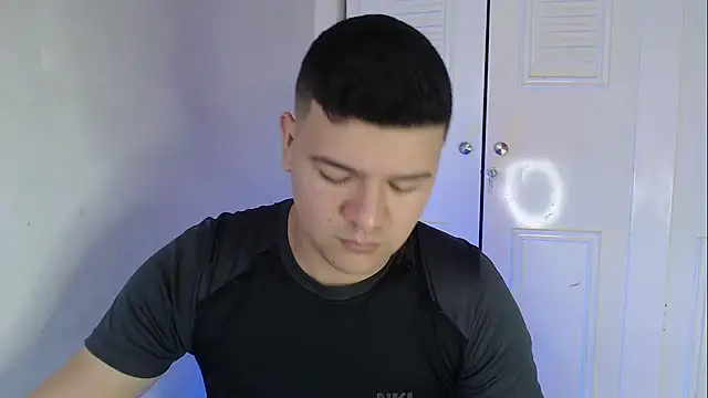 Plug Control online show from 10.11.25