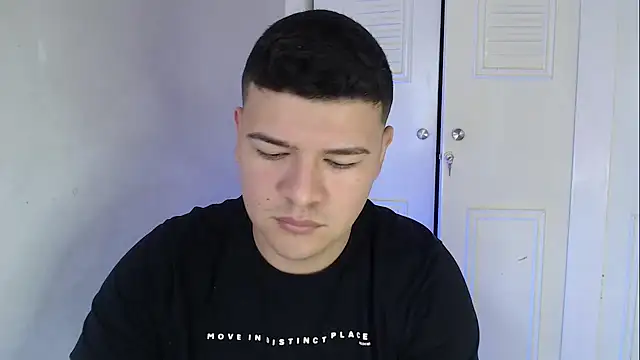 Plug Control online show from 10.12.25