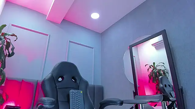 Elisa castrillon online show from 11.28.25