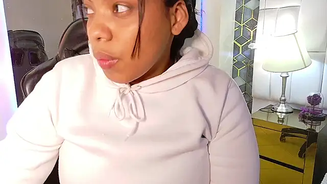 lia mariana online show from 10.25.25