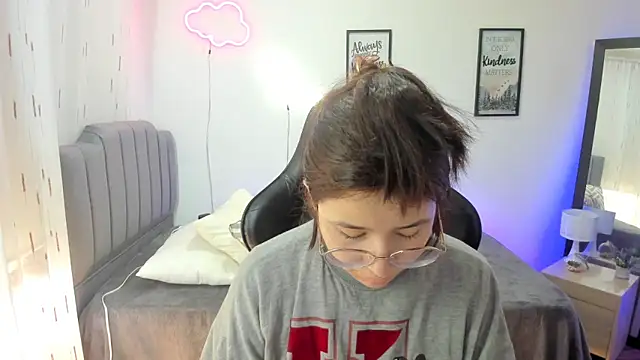 Amy joones online show from 03.17.25