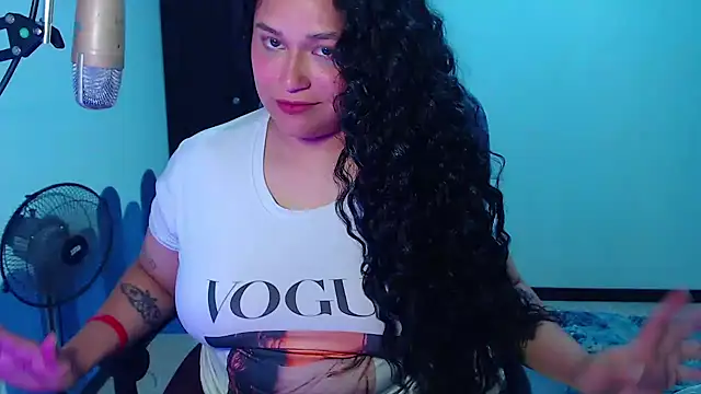 Luciernaga18 online show from 10.08.25