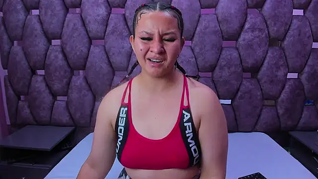 Snapshot of AlaSmith chatting on 11.09.25 AlaSmith online show from 11.09.25