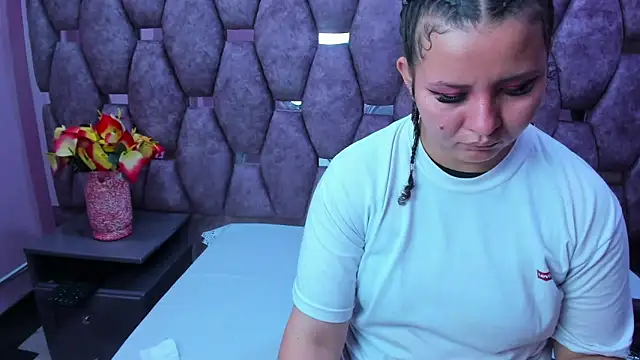 Snapshot of AlaSmith chatting on 11.10.25 AlaSmith online show from 11.10.25