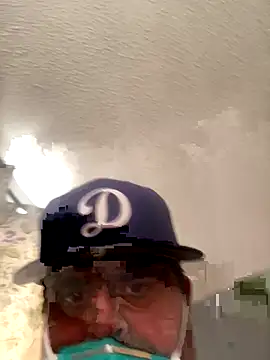 Snapshot of Miguel16i chatting on 12.04.24 Miguel16i online show from 12.04.24