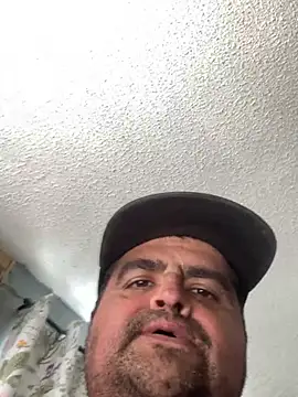 Snapshot of Miguel16i chatting on 01.29.25 Miguel16i online show from 01.29.25