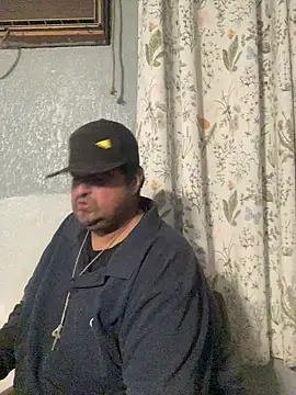 Snapshot of Miguel16i chatting on 03.19.25 Miguel16i online show from 03.19.25