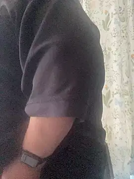 Snapshot of Miguel16i chatting on 03.20.25 Miguel16i online show from 03.20.25