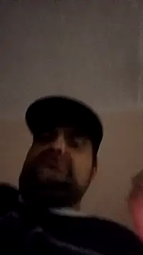 Snapshot of Miguel16i chatting on 10.25.25 Miguel16i online show from 10.25.25