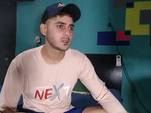 Snapshot of xxxxhotxoxo chatting on 11.28.25 xxxxhotxoxo online show from 11.28.25