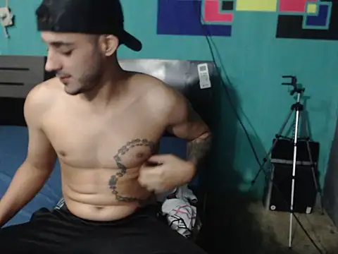 Snapshot of xxxxhotxoxo chatting on 12.14.25 xxxxhotxoxo online show from 12.14.25