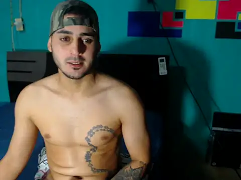 Snapshot of xxxxhotxoxo chatting on 12.15.25 xxxxhotxoxo online show from 12.15.25